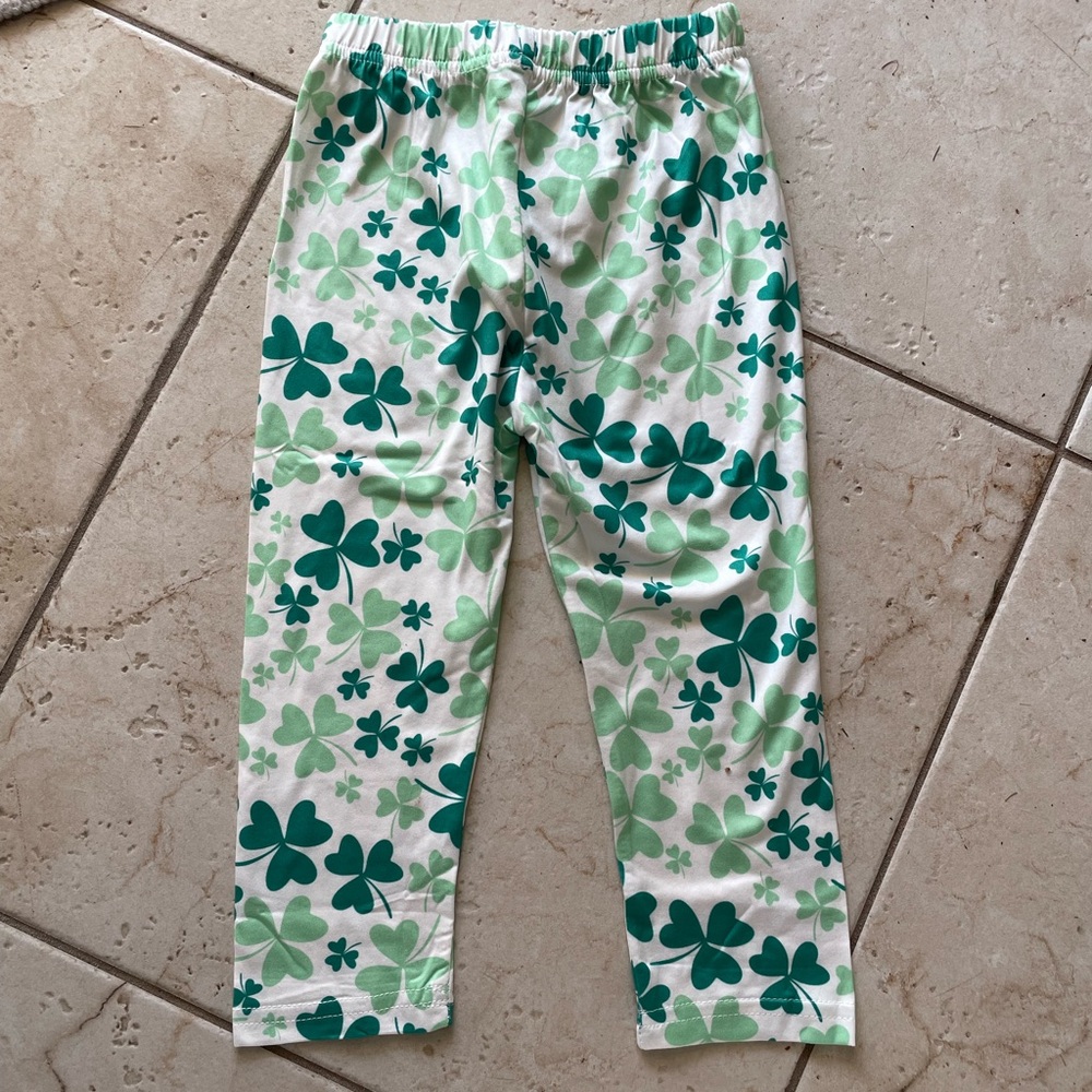 St. Patricks Day Clover Print Leggings